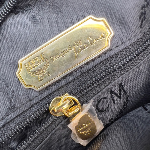 🌵Vintage MCM Round Black Quilted Adjustable Sling Bag🌵 - Picture 11 of 12